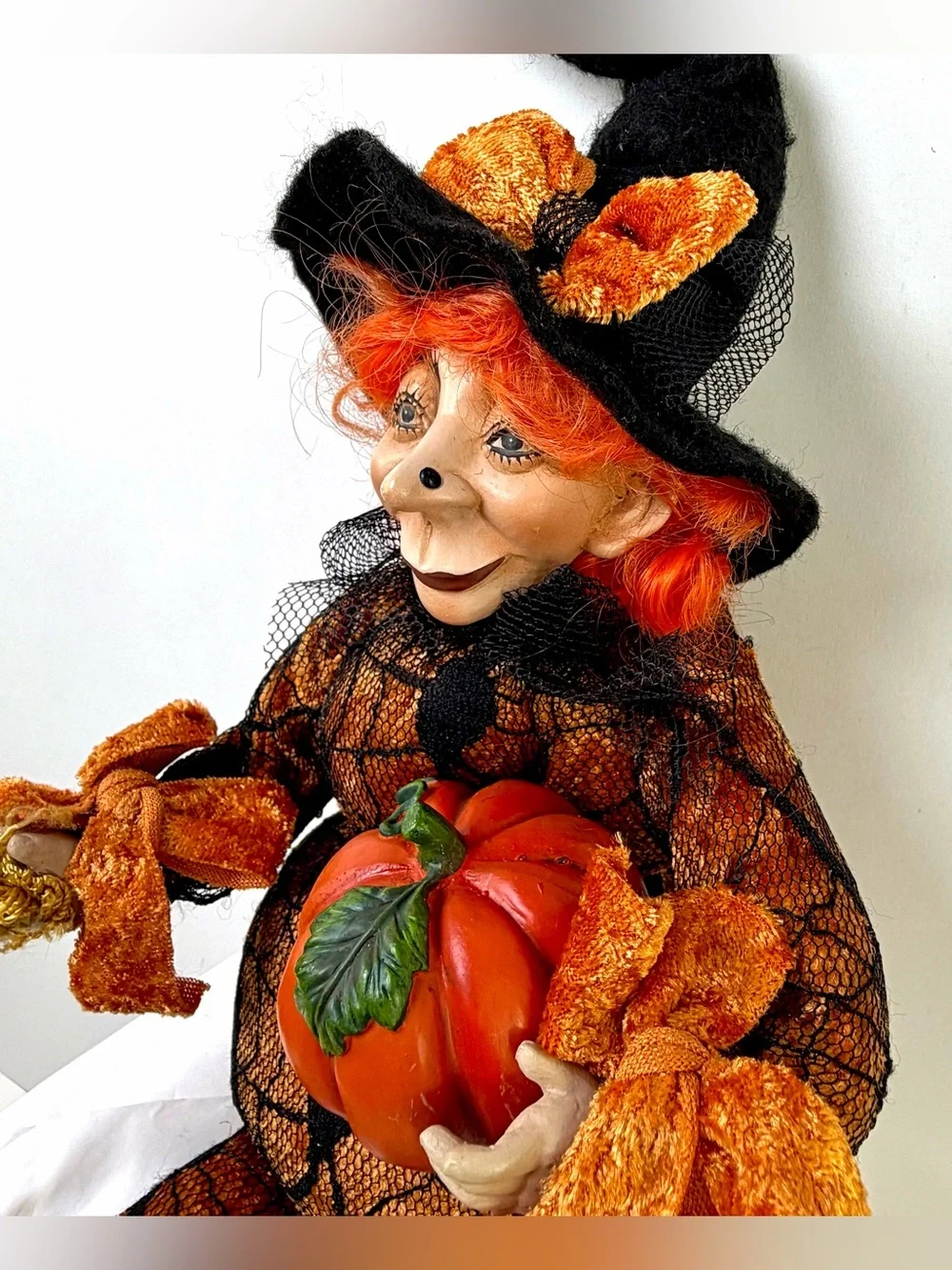 Mark Roberts Collection Lanky Legs Halloween  Shelf Sitter Broom Pumpkin READ